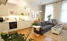 Apartment In Historic Center, Quiet Area, Ac